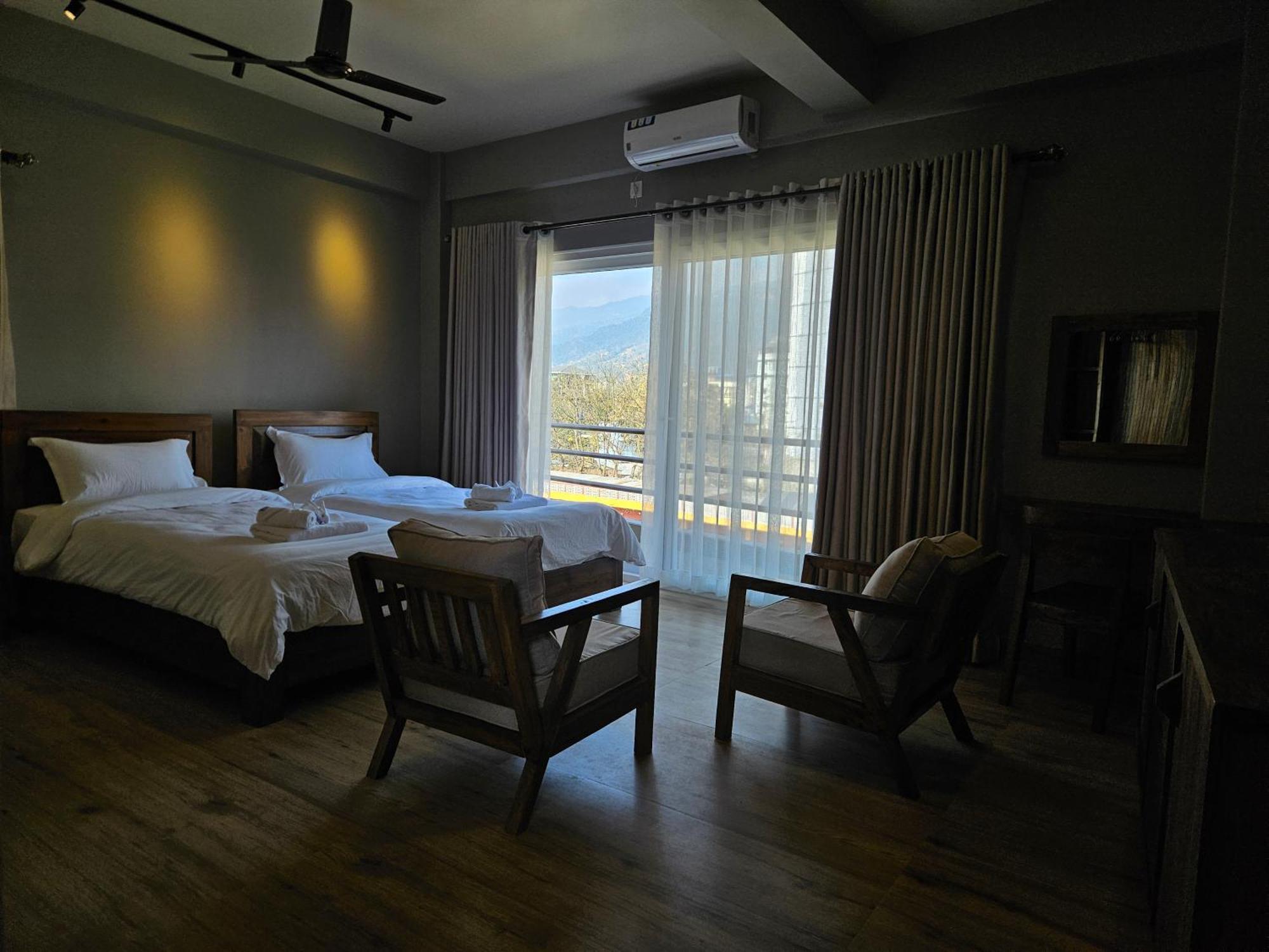 Hotel Blossom Pokhara Exterior foto