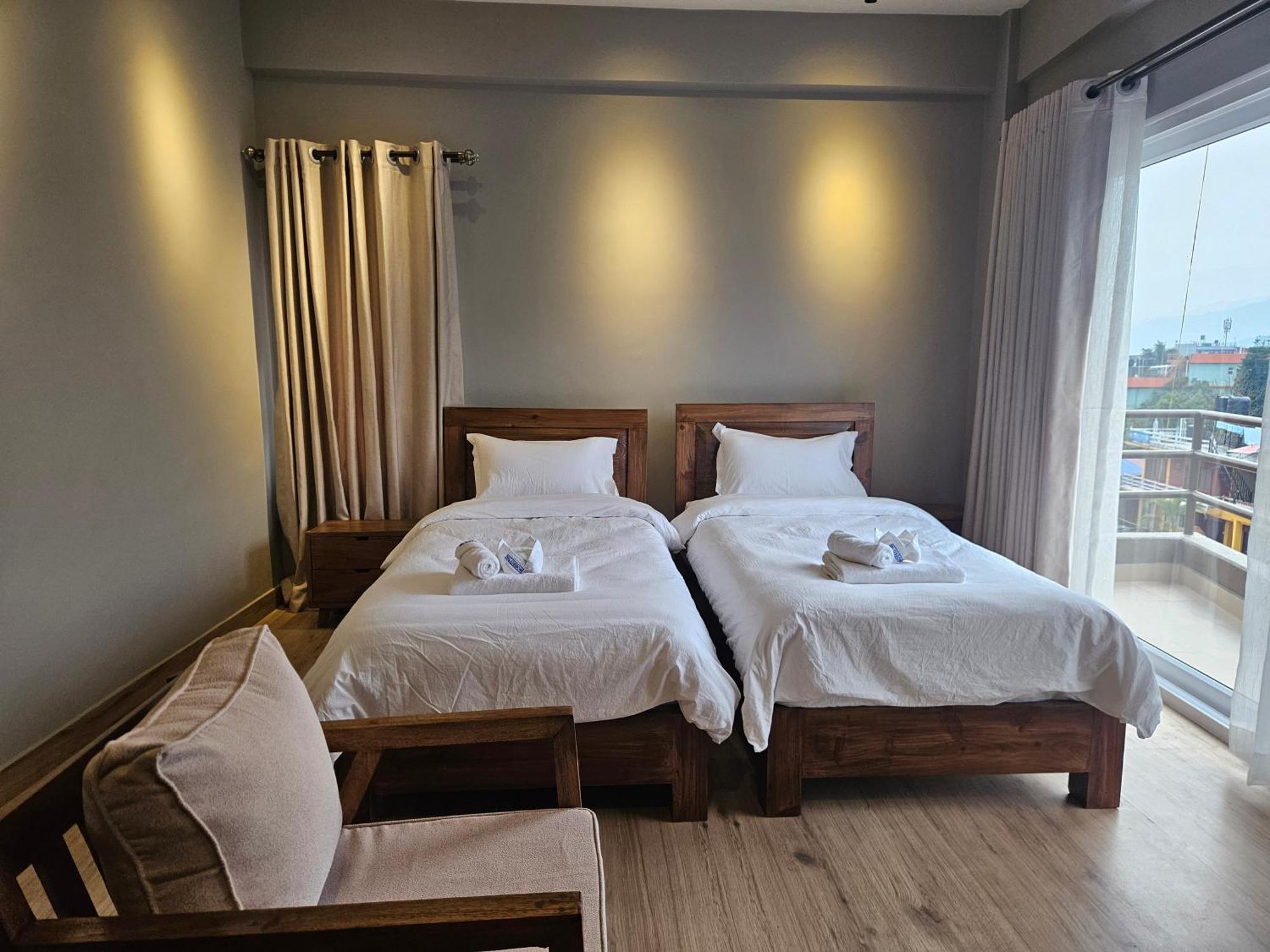 Hotel Blossom Pokhara Exterior foto