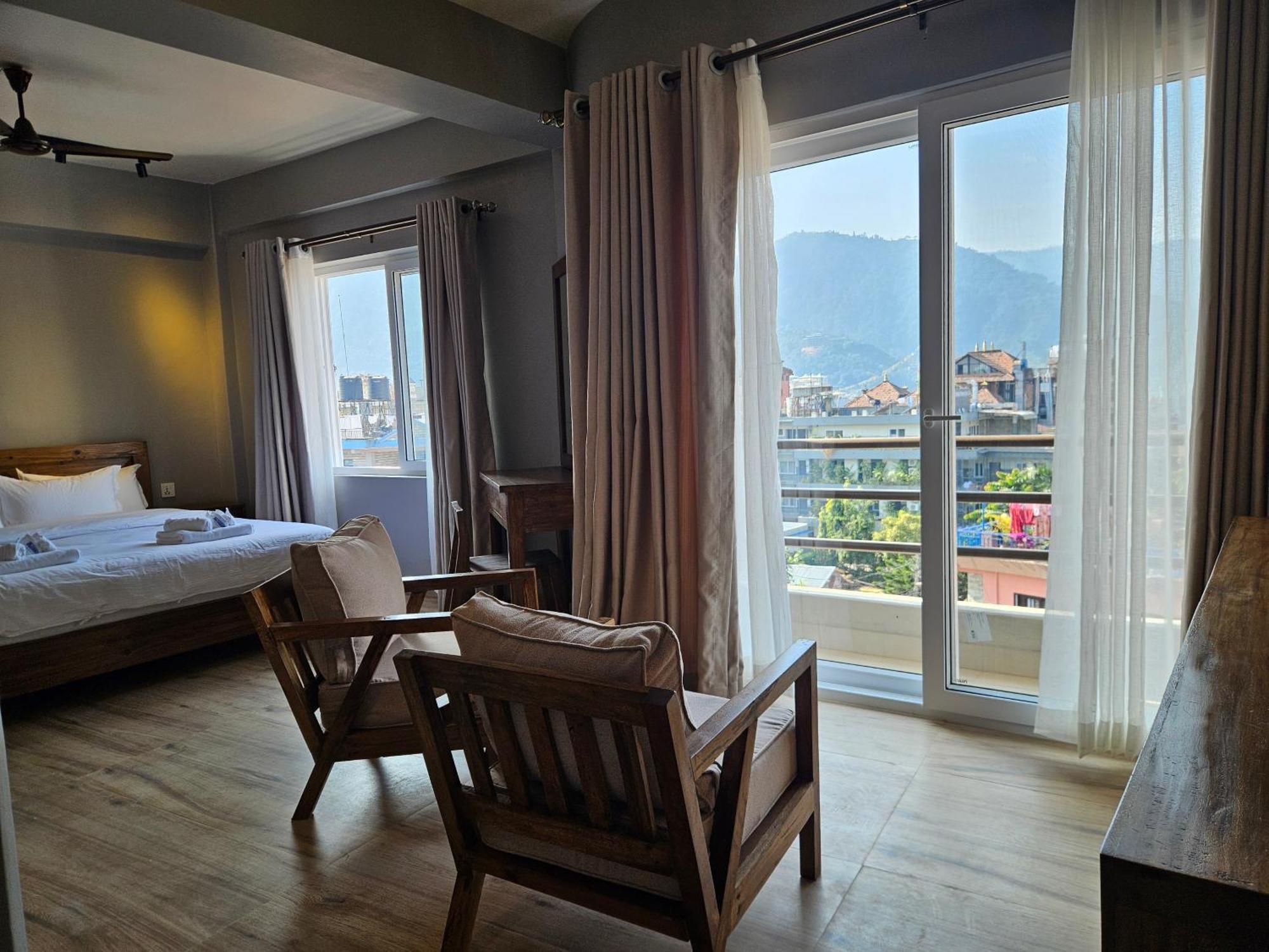 Hotel Blossom Pokhara Exterior foto