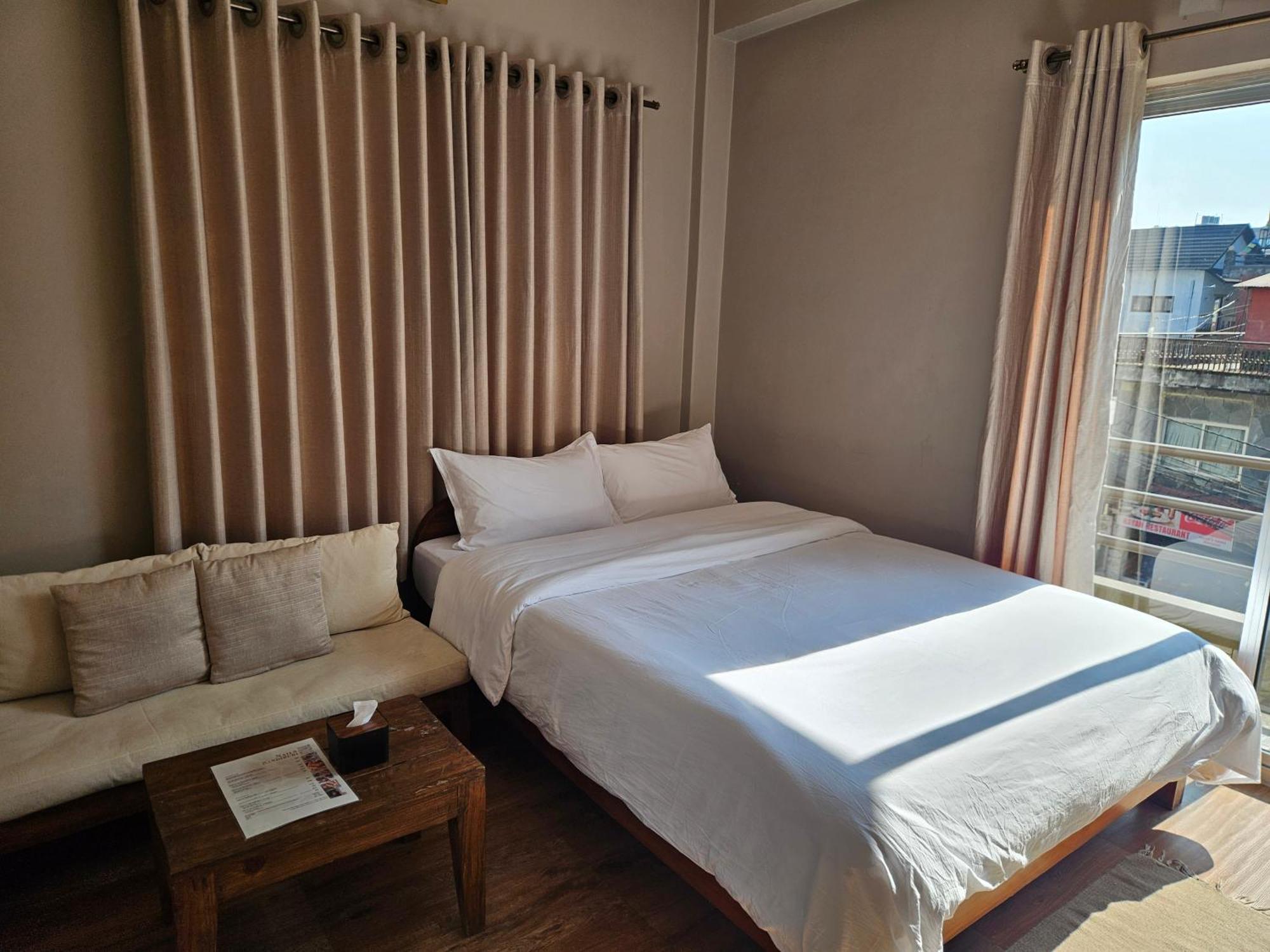 Hotel Blossom Pokhara Exterior foto