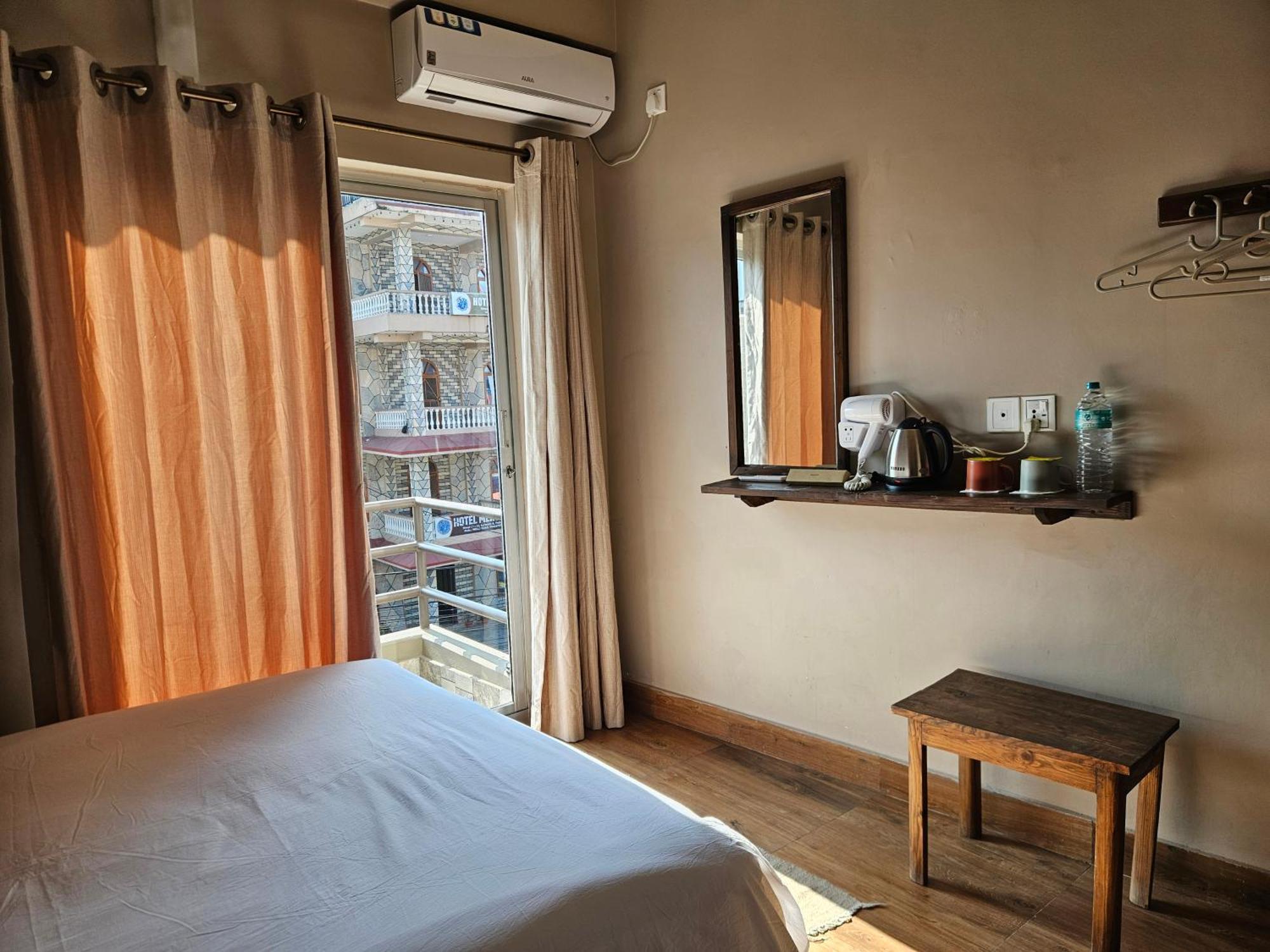 Hotel Blossom Pokhara Exterior foto