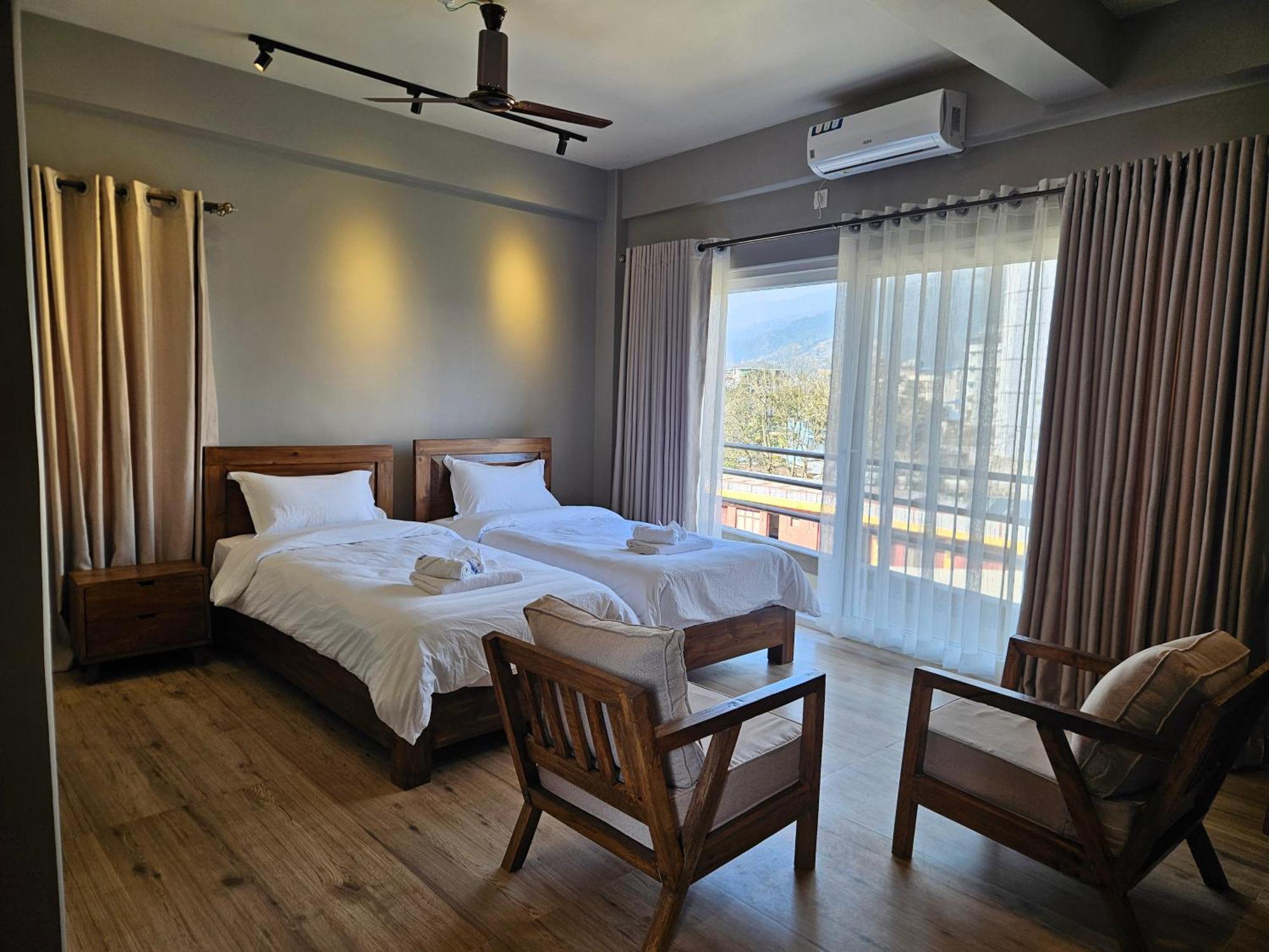 Hotel Blossom Pokhara Exterior foto