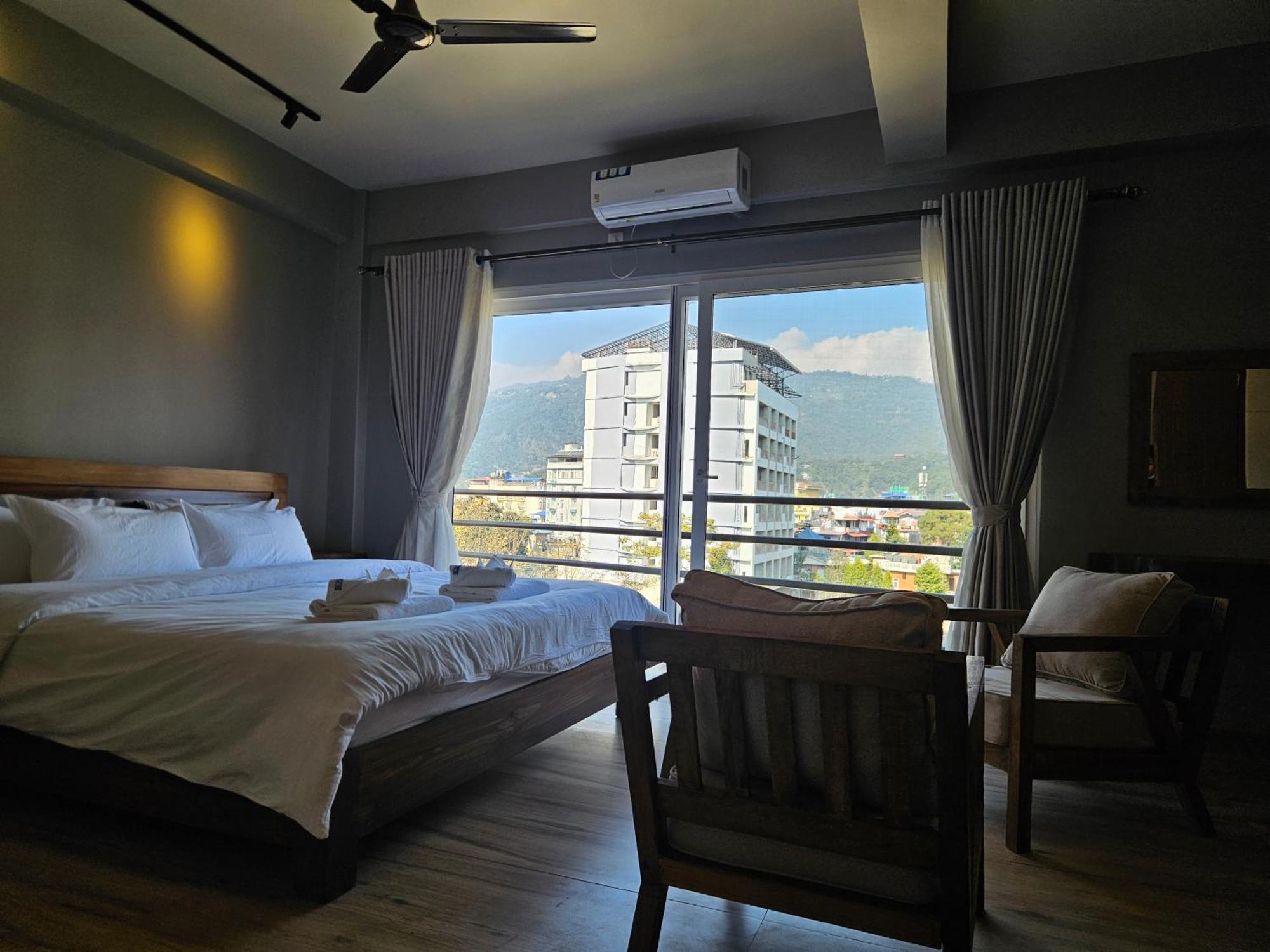 Hotel Blossom Pokhara Exterior foto