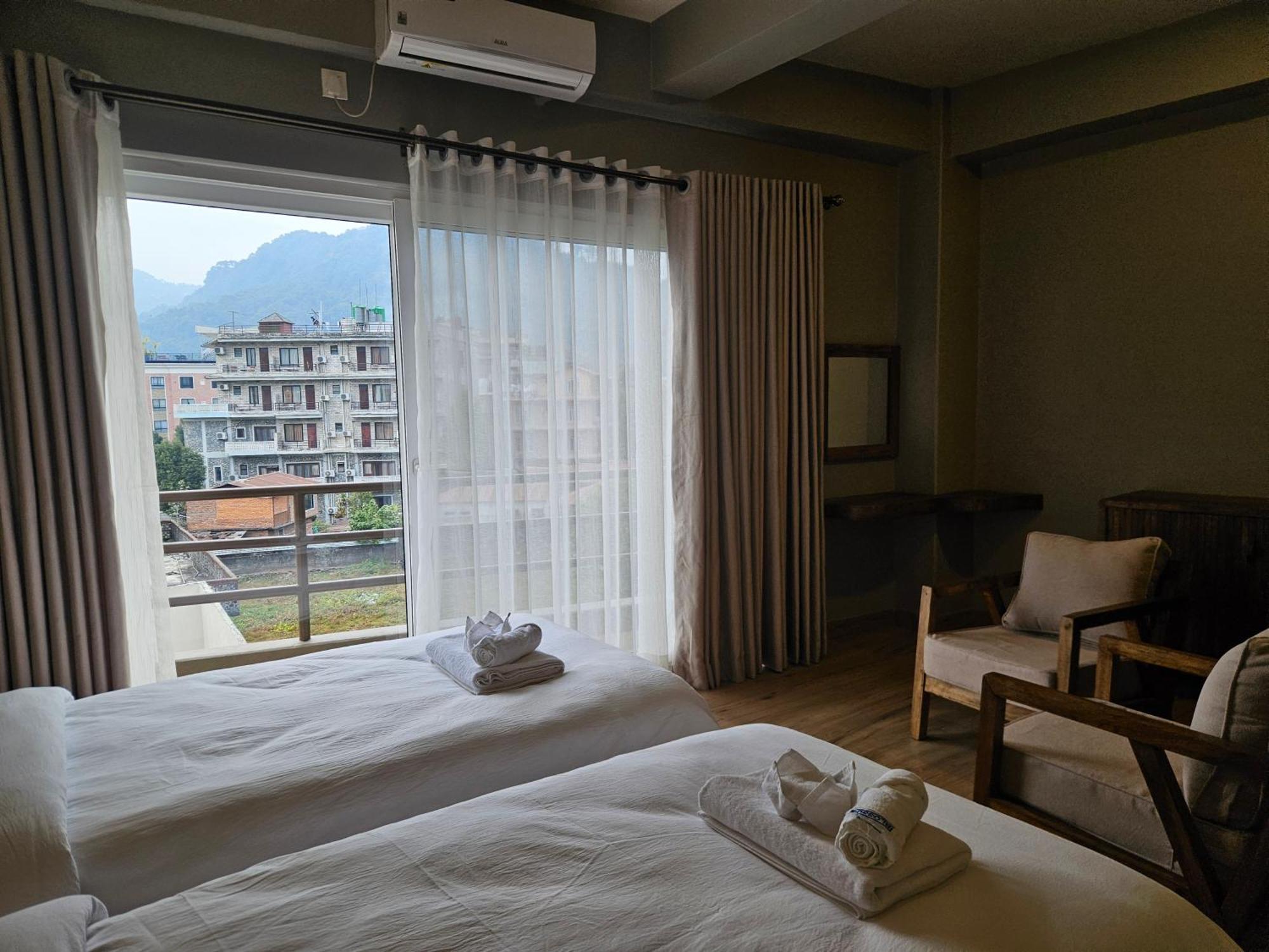 Hotel Blossom Pokhara Exterior foto