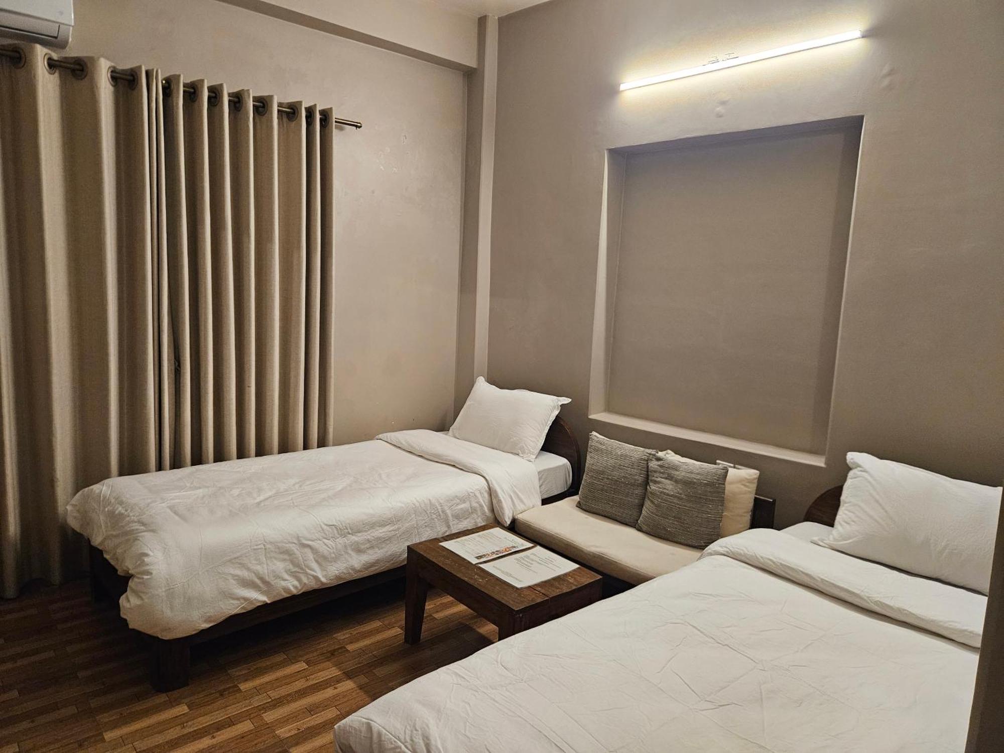 Hotel Blossom Pokhara Zimmer foto