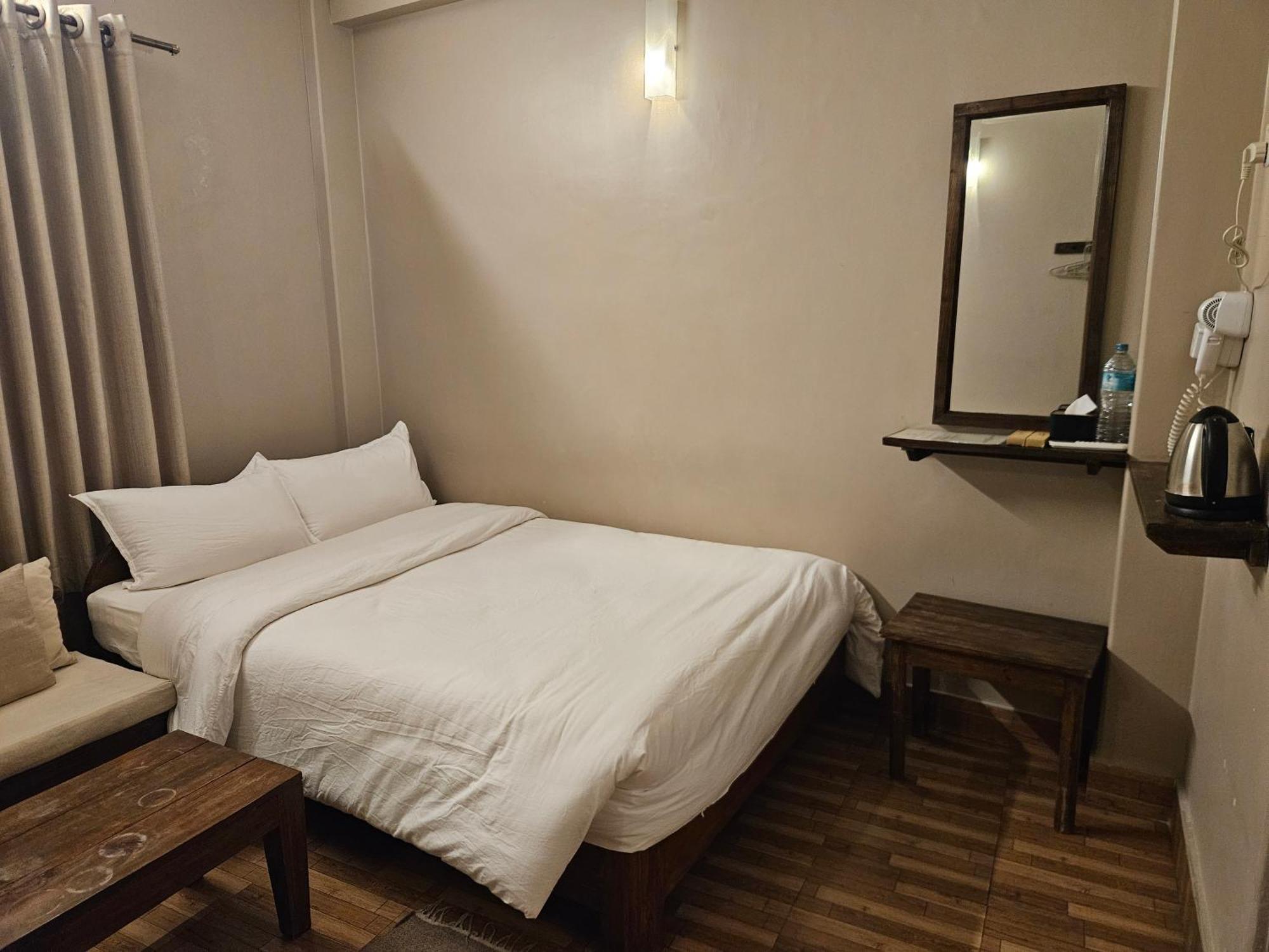 Hotel Blossom Pokhara Zimmer foto