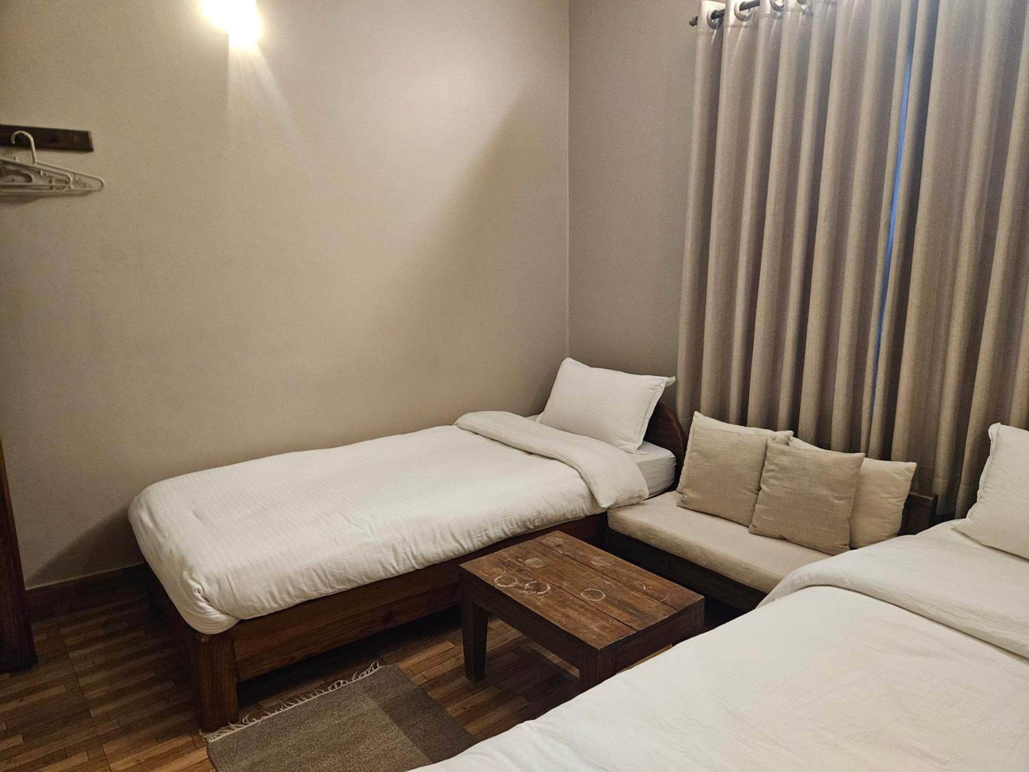 Hotel Blossom Pokhara Zimmer foto