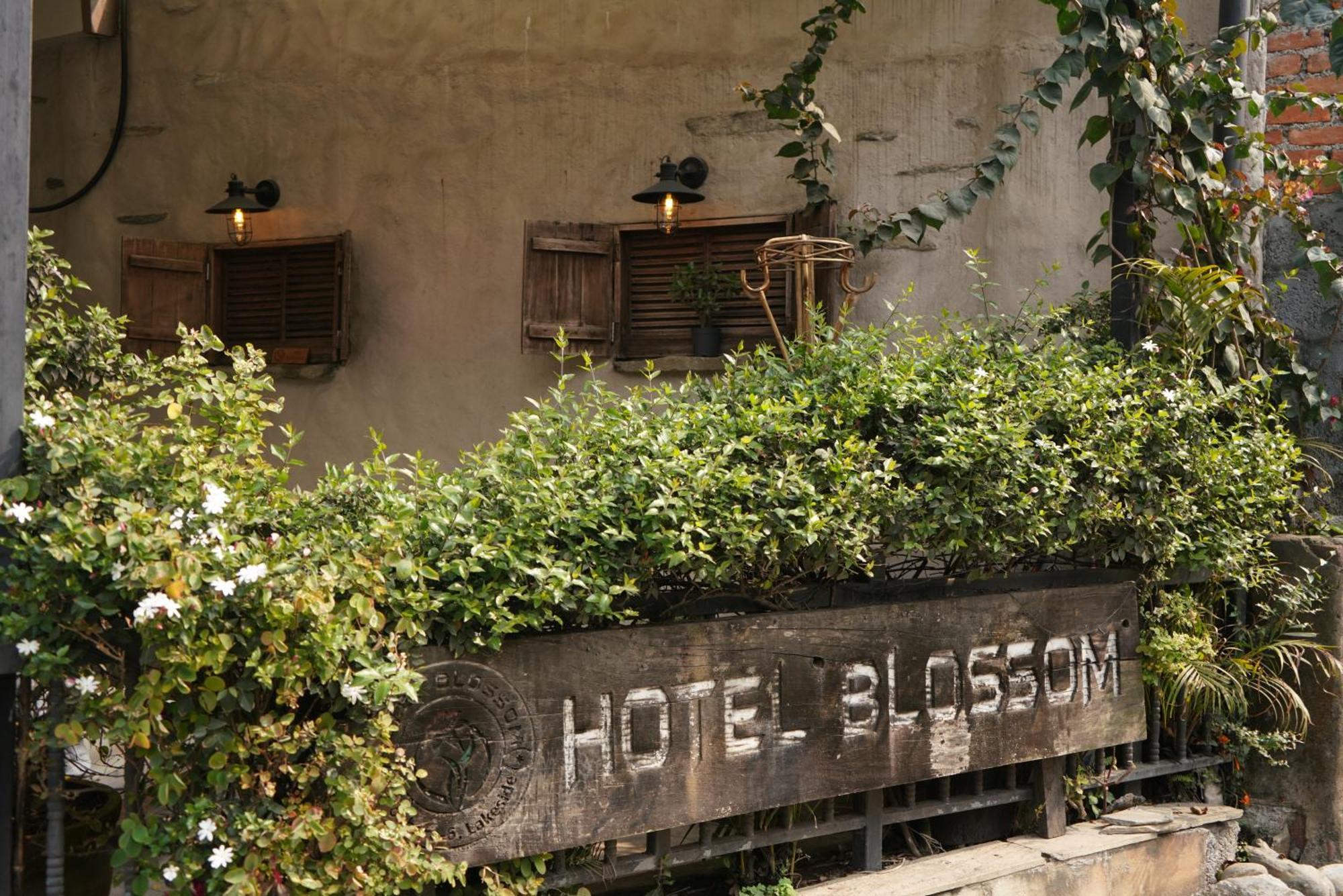Hotel Blossom Pokhara Exterior foto